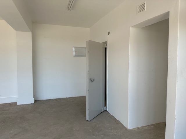 To Let commercial Property for Rent in Maitland Western Cape
